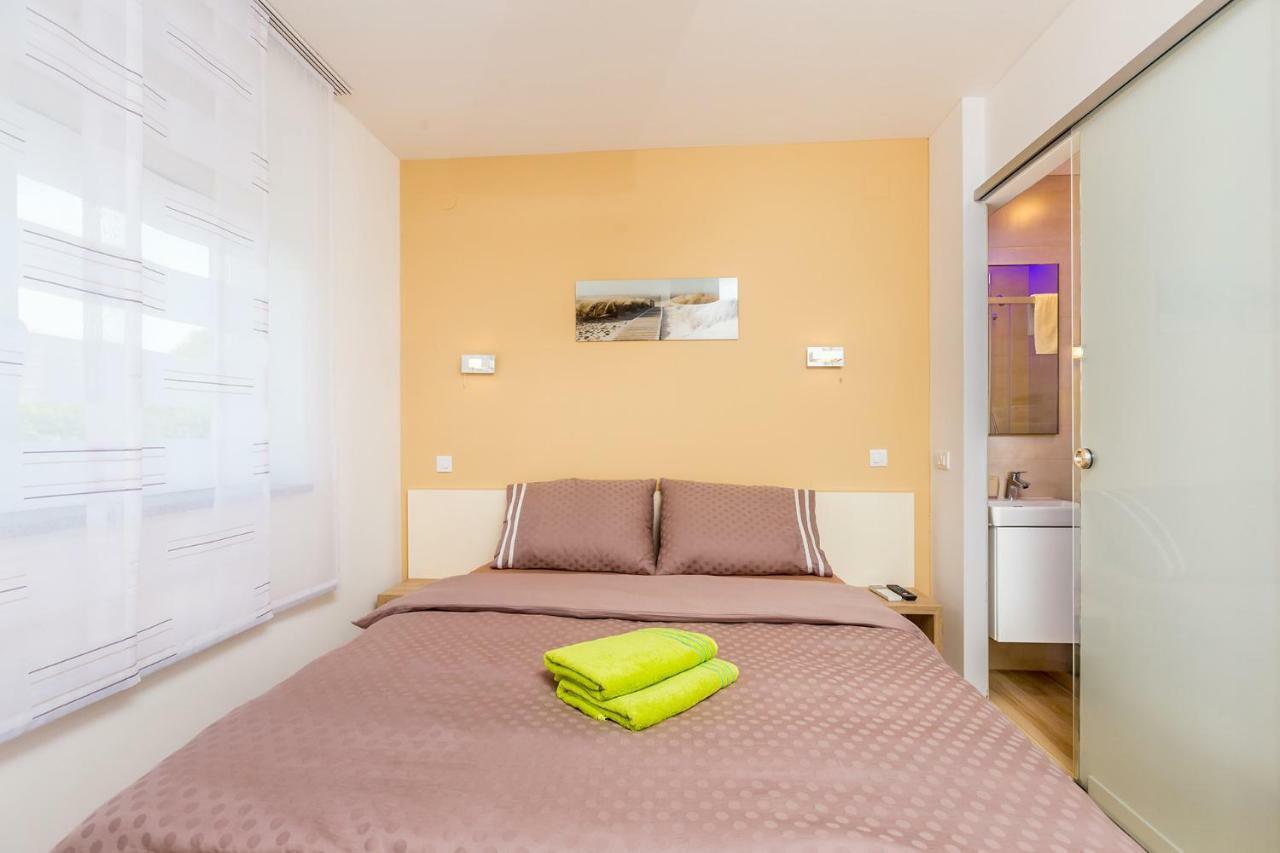 Nika Villa *
