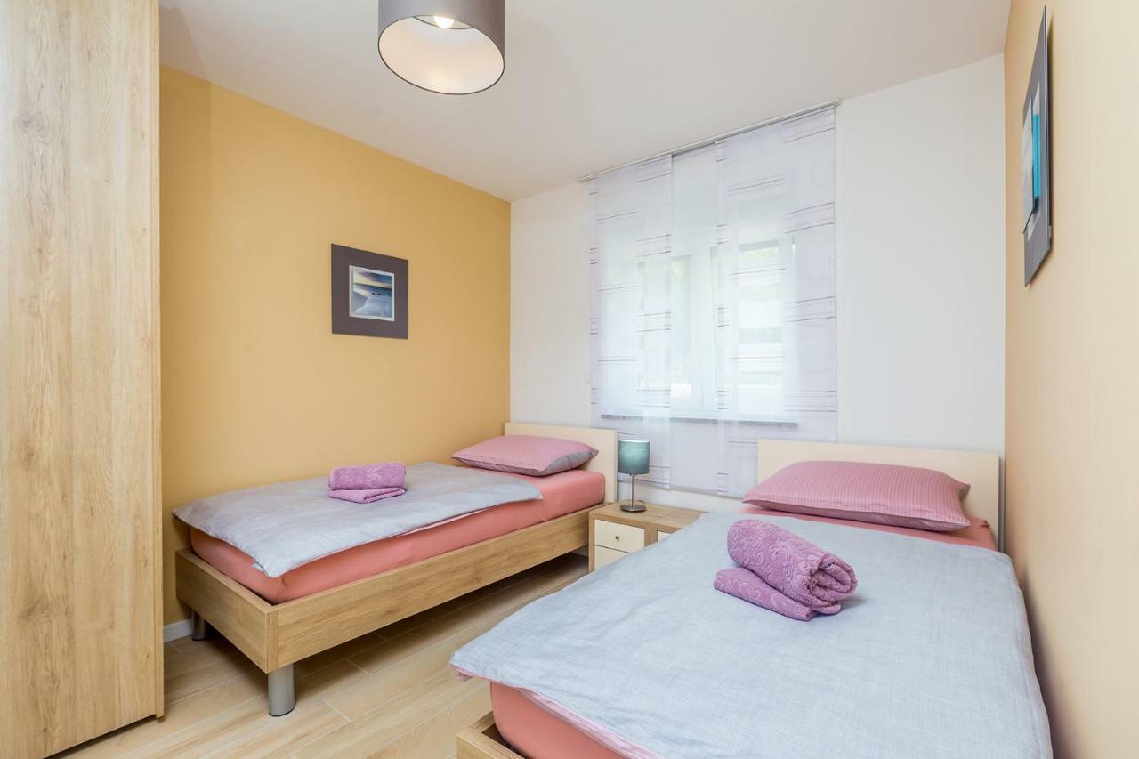 Nika Villa *